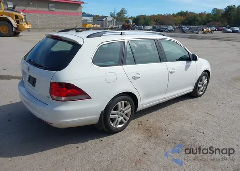 2014 Volkswagen Jetta Sportwagen 2.0L Tdi from USA, damaged, VIN 3VWPL7AJ5EM602416